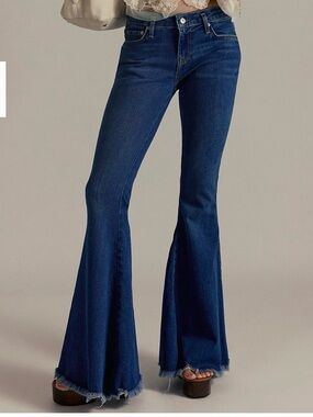 We The Free Dark Emry Flare Jeans with Frayed Hem size 28